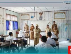 Bupati Rohul Tinjau Pelaksanaan Ujian Akhir di SMPN 1 dan SDN 002 Rambah