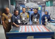 Kapolres dan Ketua KPU Kampar Meninjau Proses Pencetakan Surat Suara Pemilihan Bupati Kampar