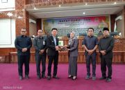 Melalui Rapat DPRD, Bupati Rohil Sampaikan Nota Keuangan Ranperda APBD Tahun 2025