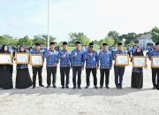 Wakili Bupati Rohil, H.Sulaiman Serahkan Piagam Penghargaan Ombudsman RI Kepada 4 OPD dan 2 Puskesmas Rohil