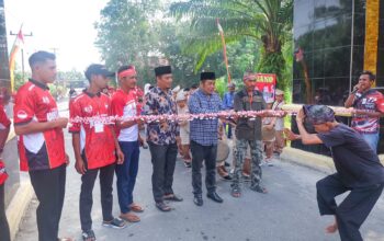 Warga Bukit Sikumbang Meriahkan Hari Kemerdekaan Dengan Pawai, Santunan Anak Yatim dan Makan Bersama