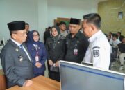 Percepat Digitalisasi Birokrasi, Bupati Rohil Tinjau Perekaman TTE PPPK Paruh Waktu